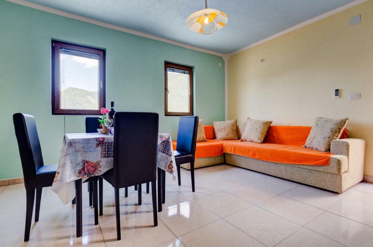Romeo And Juliet Apartments Τίβατ Εξωτερικό φωτογραφία